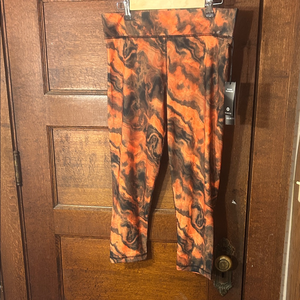 Velocity Orange And Black Marble Crop Leggings